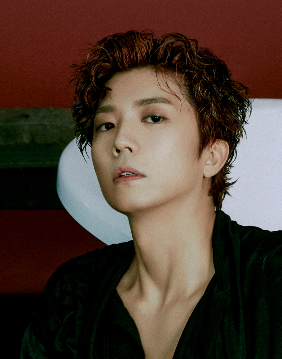 우영 (WOOYOUNG)